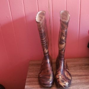 Rain boots